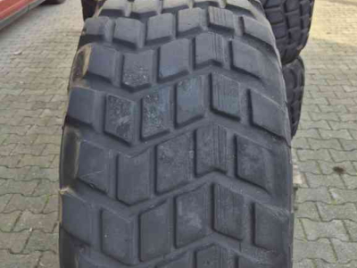 Wielen, Banden, Velgen & Afstandsringen Michelin 525/65R20.5 Michelin XS op 10 gaats velg 20.5R20.5