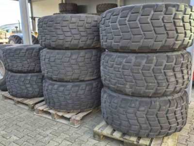 Wielen, Banden, Velgen & Afstandsringen Michelin 525/65R20.5 Michelin XS op 10 gaats velg 20.5R20.5