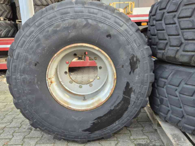 Wielen, Banden, Velgen & Afstandsringen Michelin 525/65R20.5 Michelin XS op 10 gaats velg 20.5R20.5