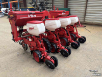 Zaaimachine  Irtem 4 rijer maiszaaimachine