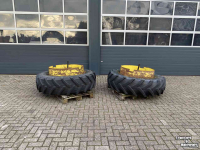 Wielen, Banden, Velgen & Afstandsringen John Deere Dubbellucht 16.9R38 John Deere 6200