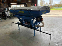 Zaaimachine Pneusej  FT1 zaaitank 1100 liter hydr