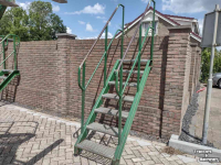 Overige machines en toebehoren voor werkplaats en erf  Diverse trappen