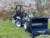 Shovel / Wiellader / Kniklader Giant G2300 X-tra HD Kniklafer DEMO