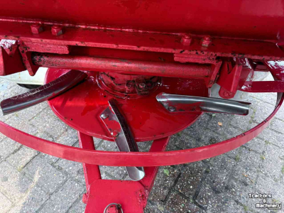 Kunstmeststrooier Lely 1250 liter
