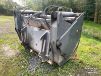 Zelfrijdende Voermengwagen  DICHTE BAK / CLAAS AANSLUITING