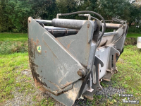 Zelfrijdende Voermengwagen  DICHTE BAK / CLAAS AANSLUITING