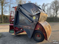 Voermengwagen Vertikaal Trioliet triomix 1200 voermengwagen