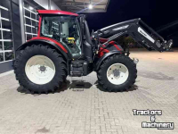 Tractor / Trekker Valtra N134 Hitech met FH+PTO en voorlader!