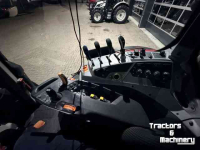 Tractor / Trekker Valtra N134 Hitech met FH+PTO en voorlader!