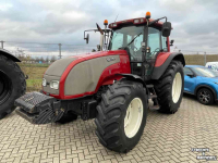 Tractor / Trekker Valtra T120 tractor