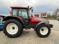 Tractor / Trekker Valtra T120 tractor