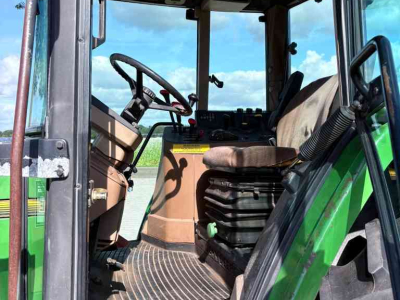 Tractor / Trekker John Deere 6100