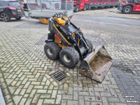 Schranklader / Skid Steer Lader Giant sk252d