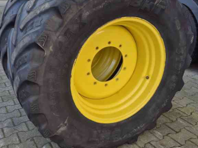 Wielen, Banden, Velgen & Afstandsringen John Deere 540/65R28 banden op JD velgen
