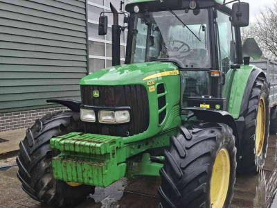 Tractor / Trekker John Deere 6230