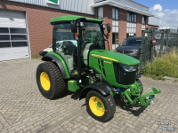 Smalspoor tractor John Deere 4066R