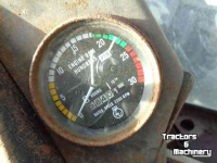 Tractor / Trekker White 2-105