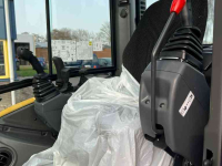 Rupskraan / Graafmachine op rupsen New Holland E35D graafmachine rupskraan