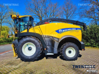 Veldhakselaar New Holland FR 550 hakselaar