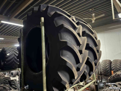 Wielen, Banden, Velgen & Afstandsringen Vredestein 710/75R42