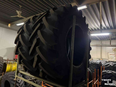 Wielen, Banden, Velgen & Afstandsringen Vredestein 710/75R42