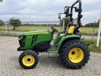 Smalspoor tractor John Deere 3025E