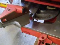 Kunstmeststrooier Kuhn GLB 1400 kunstmeststrooier