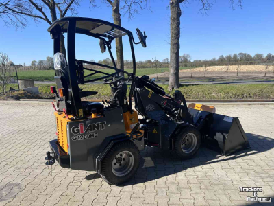 Shovel / Wiellader / Kniklader Giant G 1200 HD