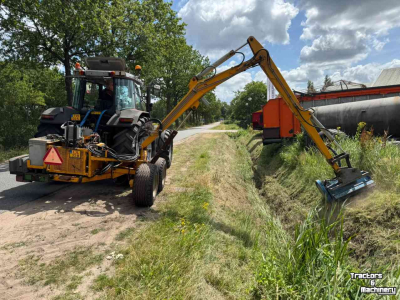Maaiarm met klepelmaaier Bos HE6000C