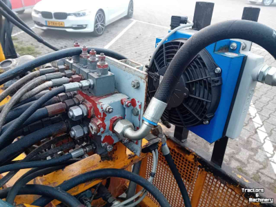Maaiarm met klepelmaaier Bos HE6000C