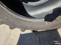 Wielen, Banden, Velgen & Afstandsringen BKT 710/70R42 VF. V-Flecto. Demoset