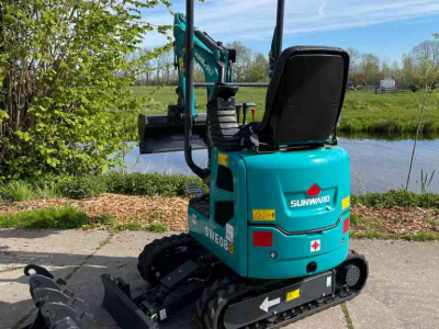 Mini-graver / Mini-graafmachine Sunward SUNWARD SWE 08B