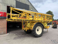 Getrokken Veldspuit Dubex Mentor veldspuit, sproeimachine, spuit, spuitmachines