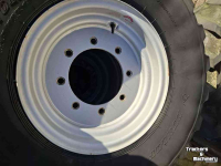 Wielen, Banden, Velgen & Afstandsringen Dunlop 405/70R18 SP T9