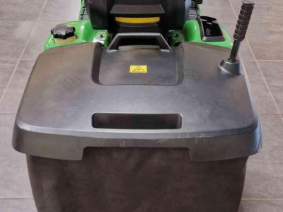 Zitmaaier John Deere X300R