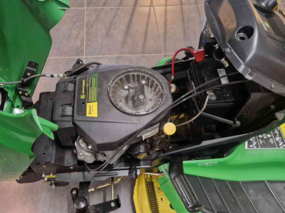 Zitmaaier John Deere X300R