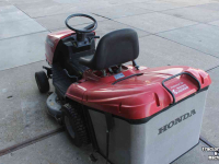 Zitmaaier Honda HF2213S zitmaaier maaitrekker gazonmaaier