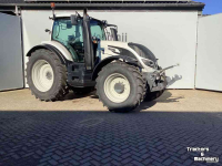 Tractor / Trekker Valtra T154D