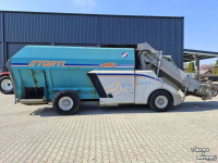 Zelfrijdende Voermengwagen Storti Greyhound 180