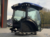 Tractor / Trekker New Holland Cab met Nieuw PLMi dak Blue Power en  Standaard Blauw
