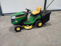 Zitmaaier John Deere X 135R