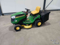 Zitmaaier John Deere X 135R