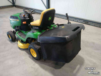 Zitmaaier John Deere X 135R