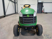 Zitmaaier John Deere X 135R