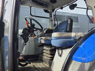 Tractor / Trekker  T6020