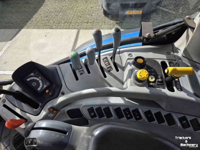 Tractor / Trekker  T6020