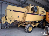 Maaidorser / Combine New Holland TX68 in klantoverdracht