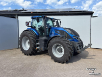 Tractor / Trekker Valtra Q245