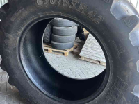 Wielen, Banden, Velgen & Afstandsringen BKT 650/65R42